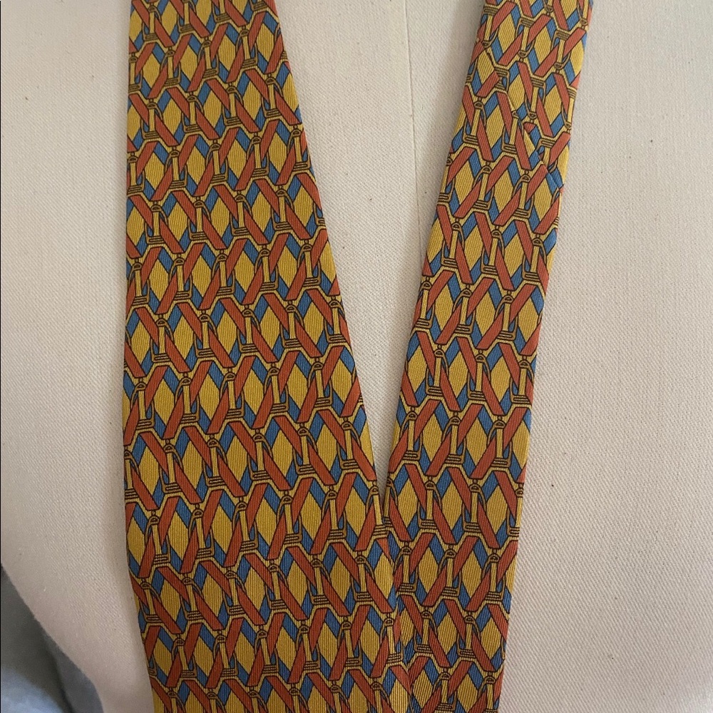 Authentic Gucci necktie - Picture 4 of 6